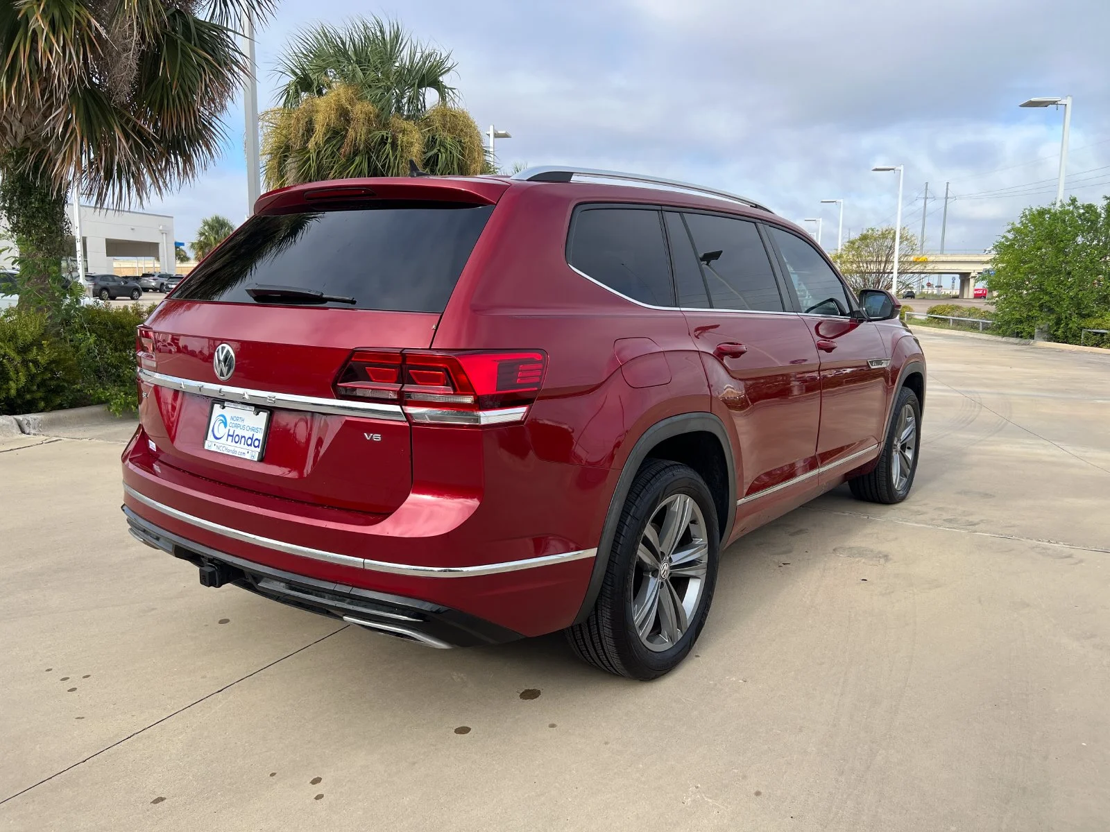 Used 2019 Red Volkswagen 3.6L V6 SE image 6