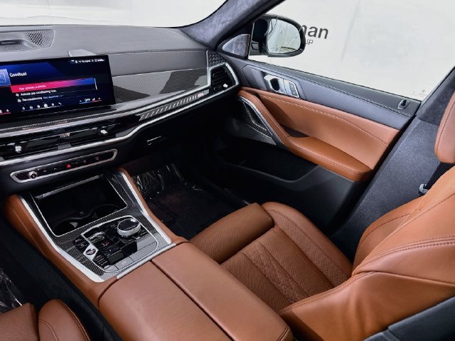 Used 2024 White Metallic BMW M60i image 25