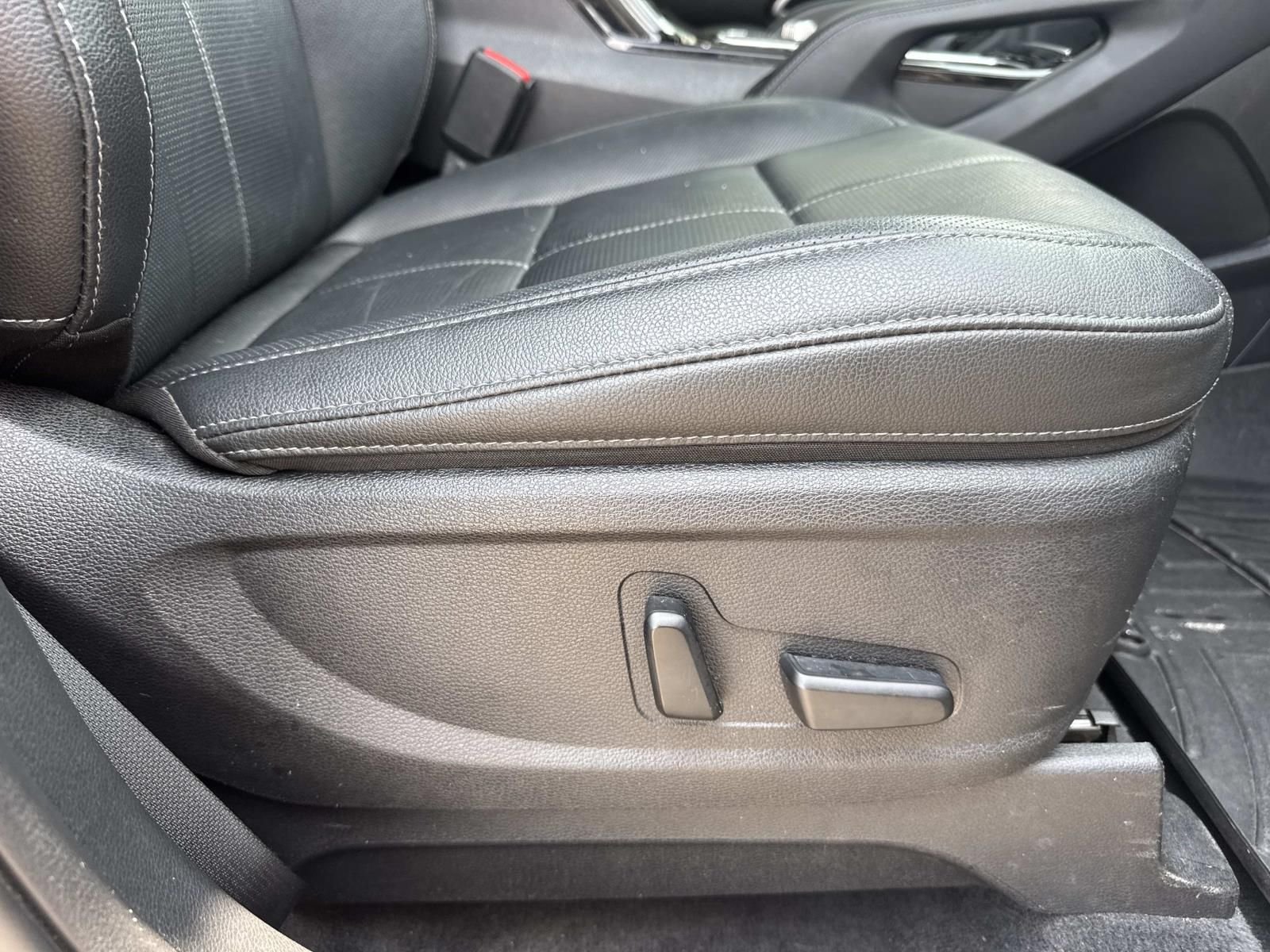 Used 2021 Black Kia EX image 16