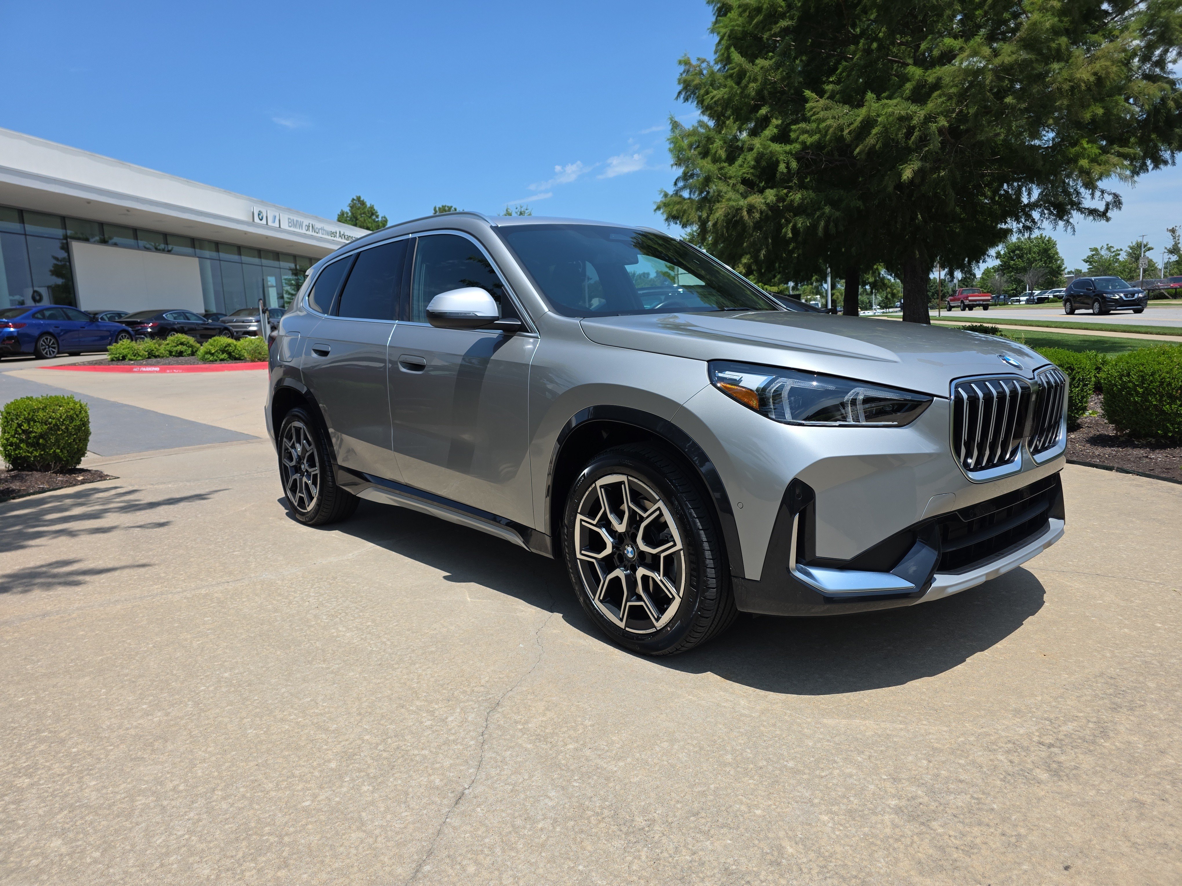 Used 2023 Space Silver Metallic BMW xDrive28i image 6