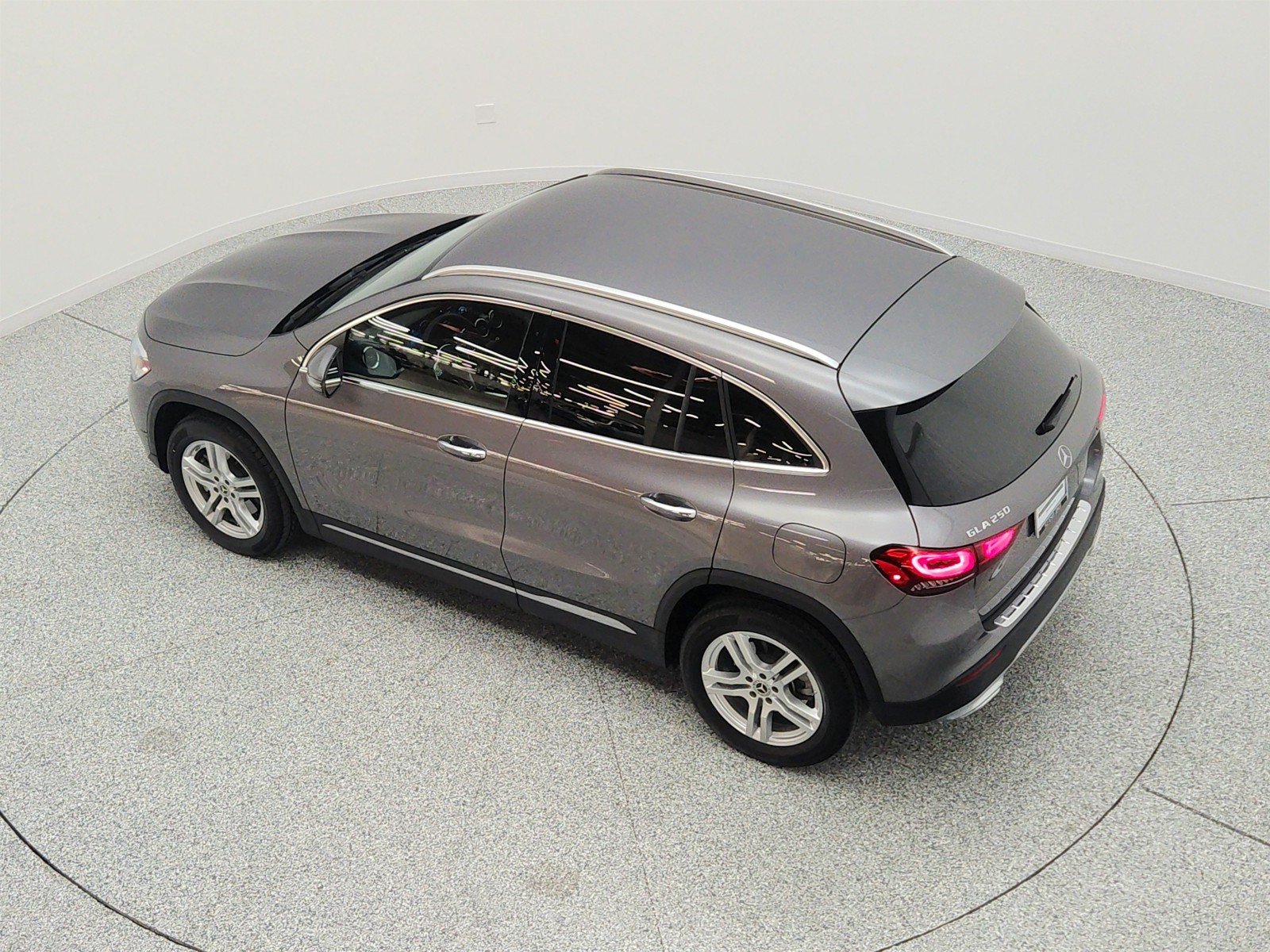 Used 2023 Mountain Grey Metallic Mercedes-Benz GLA 250 SUV image 29