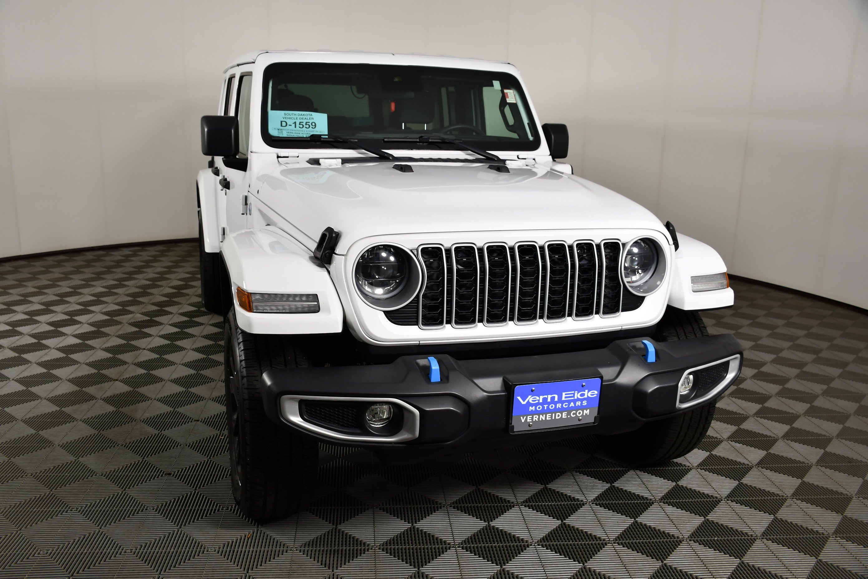 Used 2024 Bright White Clearcoat Jeep Sahara image 3