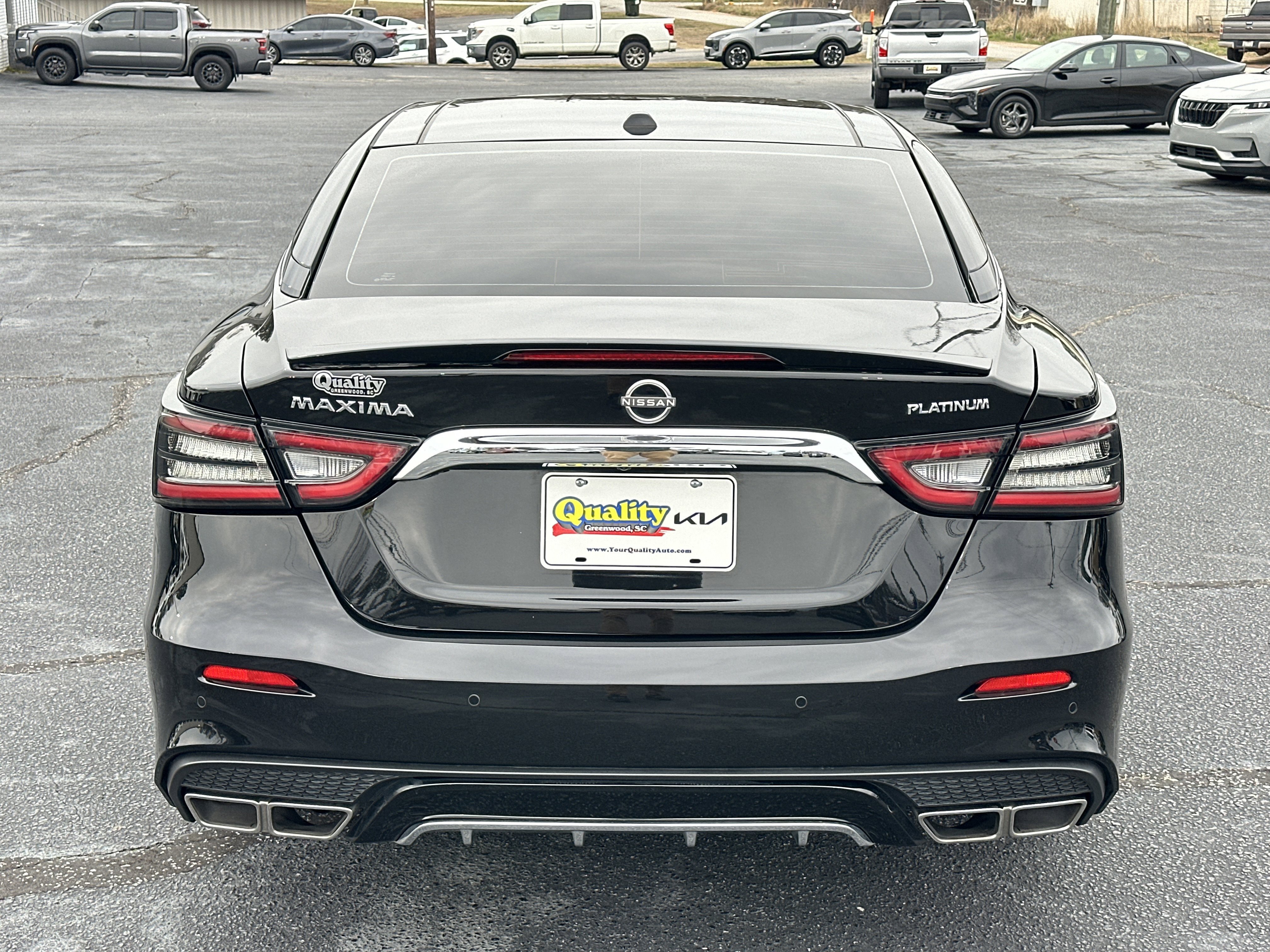 Used 2023 Super Black Nissan Platinum image 7