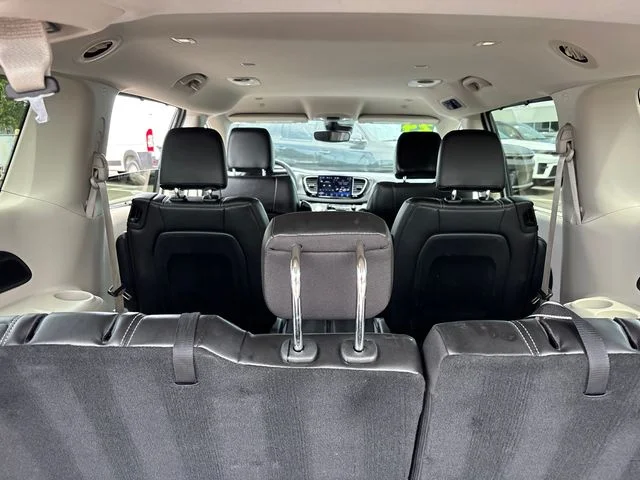 Used 2024 Silver Chrysler Touring L image 34