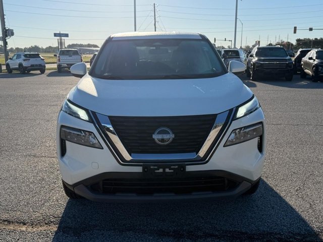 Used 2023 White Nissan SV Intelligent AWD image 9