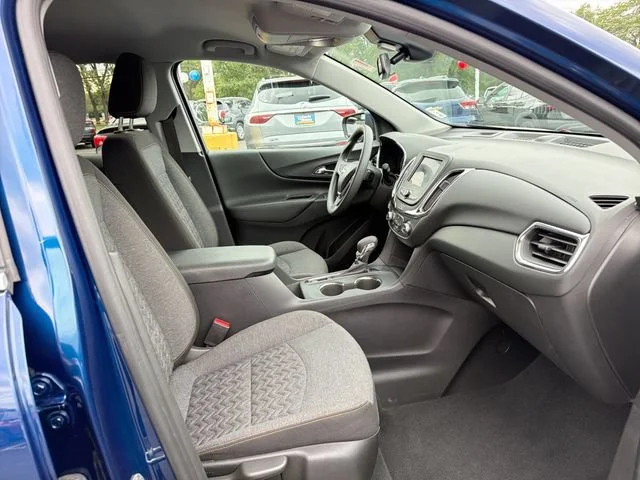 Used 2022 BLUE GLOW METALLIC Chevrolet LT image 18