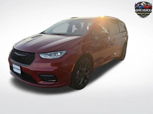 2026 Chrysler Pacifica Select AWD's photo