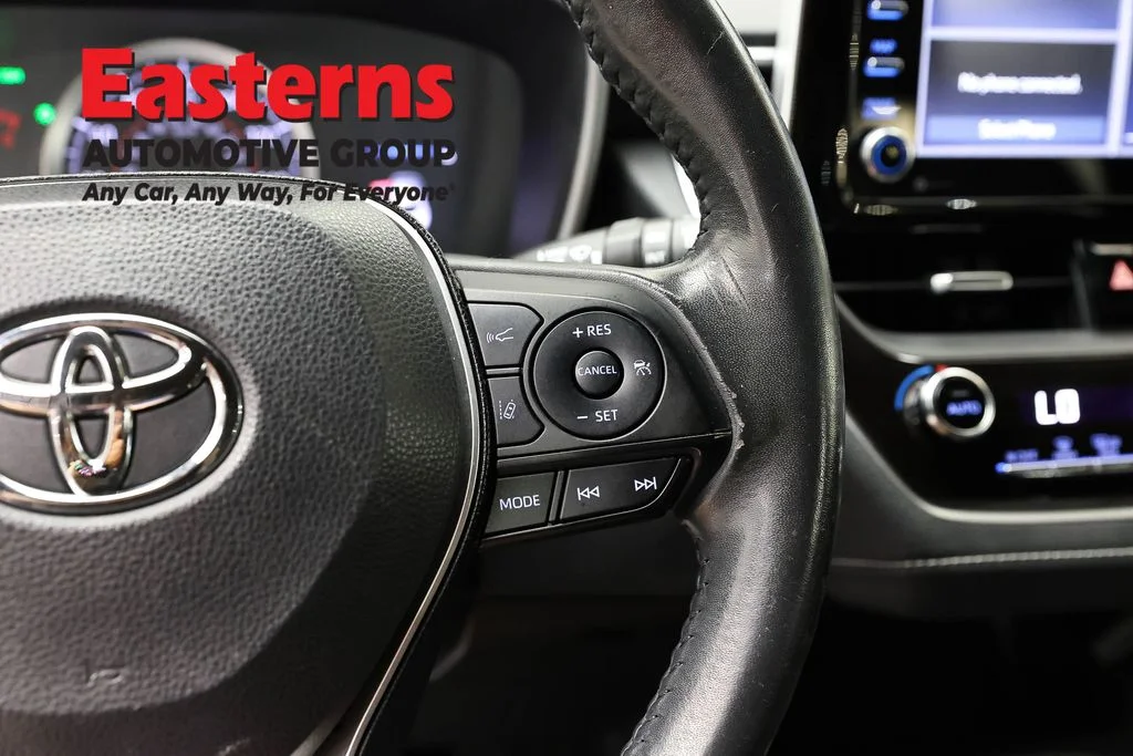 Used 2019 Red Toyota SE image 15