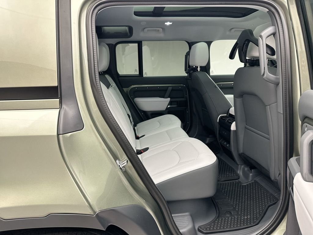 Used 2025 Pangea Green Metallic Land Rover S image 6