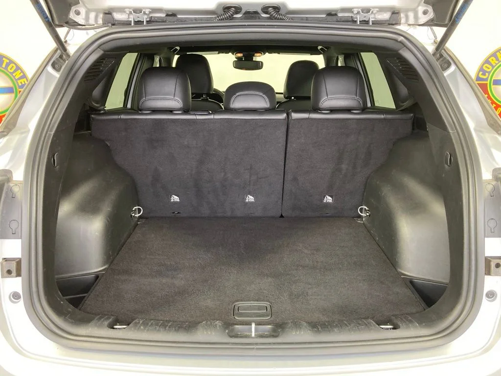 Used 2025 Silver Jeep Trailhawk image 24