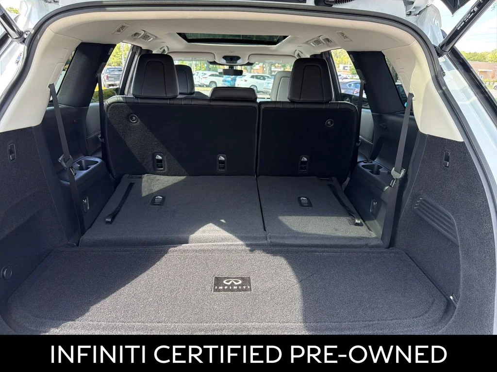 Certified Used 2026 Radiant White INFINITI LUXE image 33