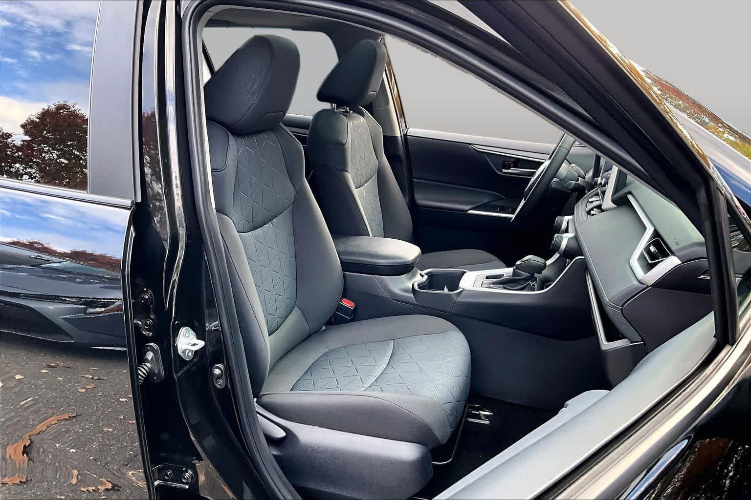 Used 2025 Midnight Black Metallic Toyota XLE image 8