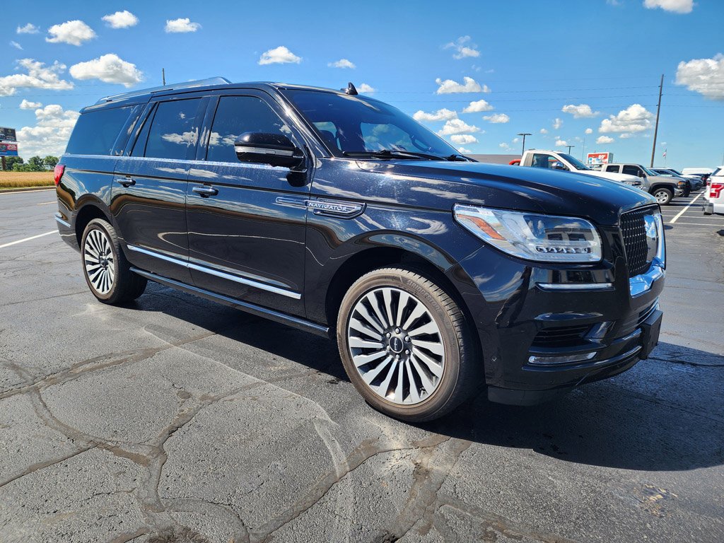 Used 2020 Infinite Black Lincoln Reserve image 2