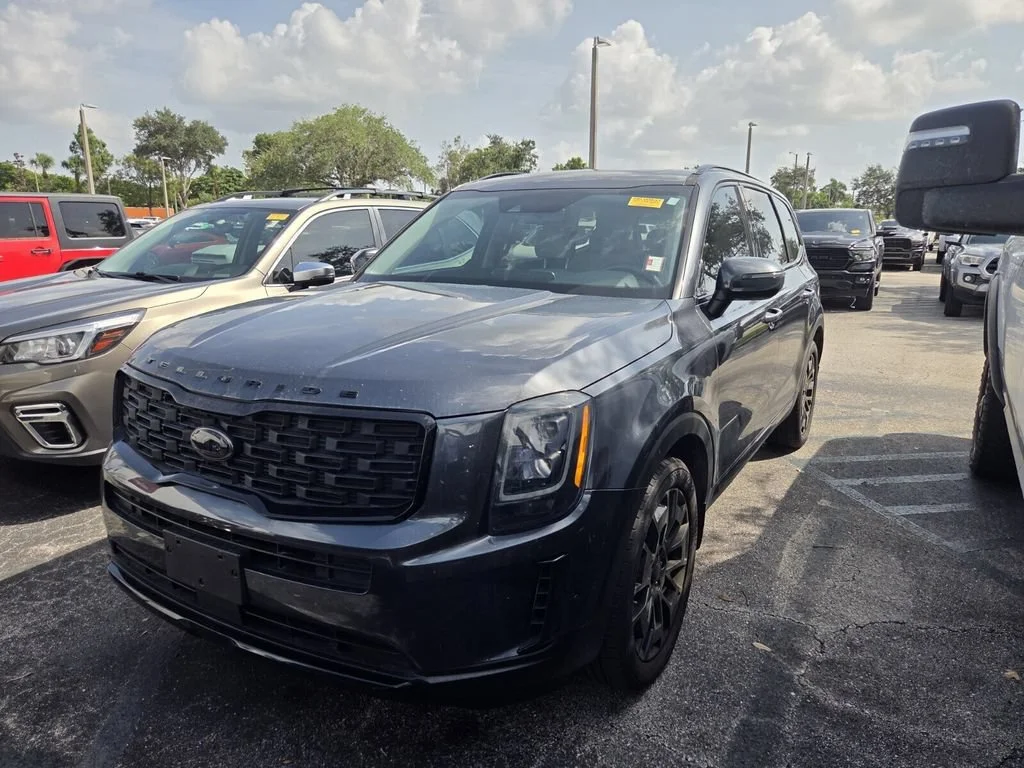 Used 2021 Gravity Grey Kia EX image 3