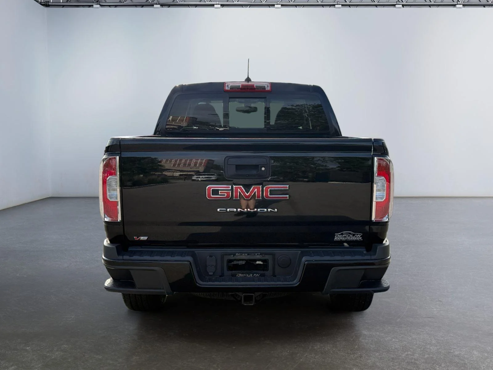 Used 2022 Onyx Black GMC Elevation image 4