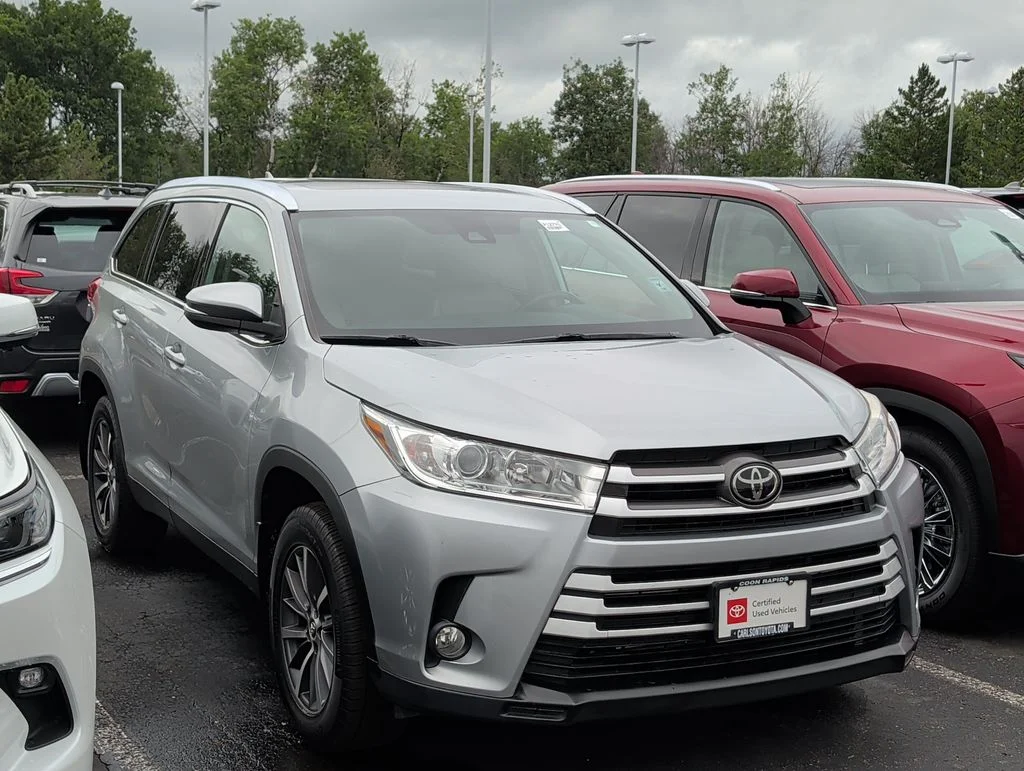 Certified 2019 Toyota Highlander XLE with VIN 5TDJZRFHXKS565593 for sale in Minneapolis, Minnesota
