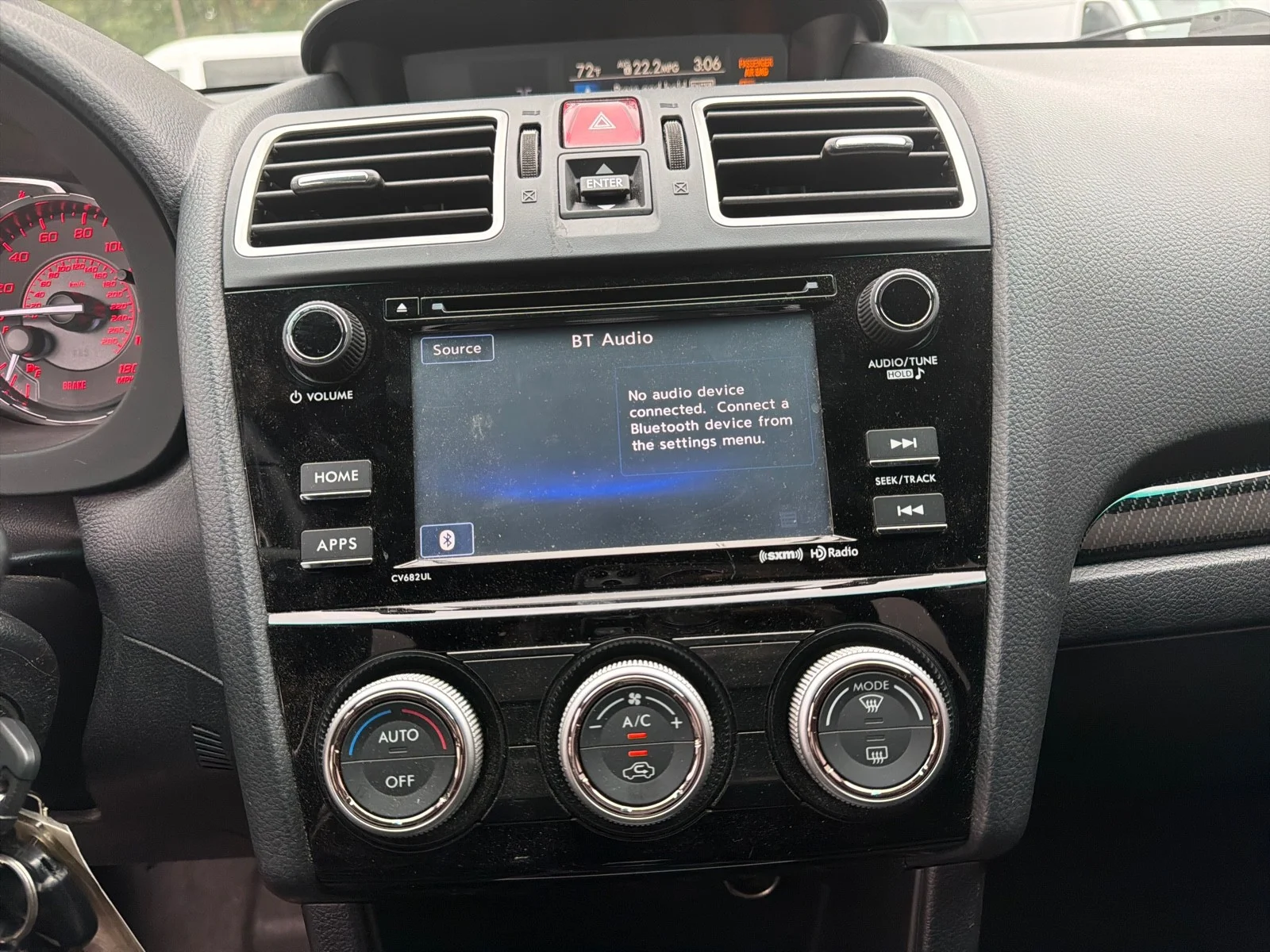 Used 2017  Subaru  image 10