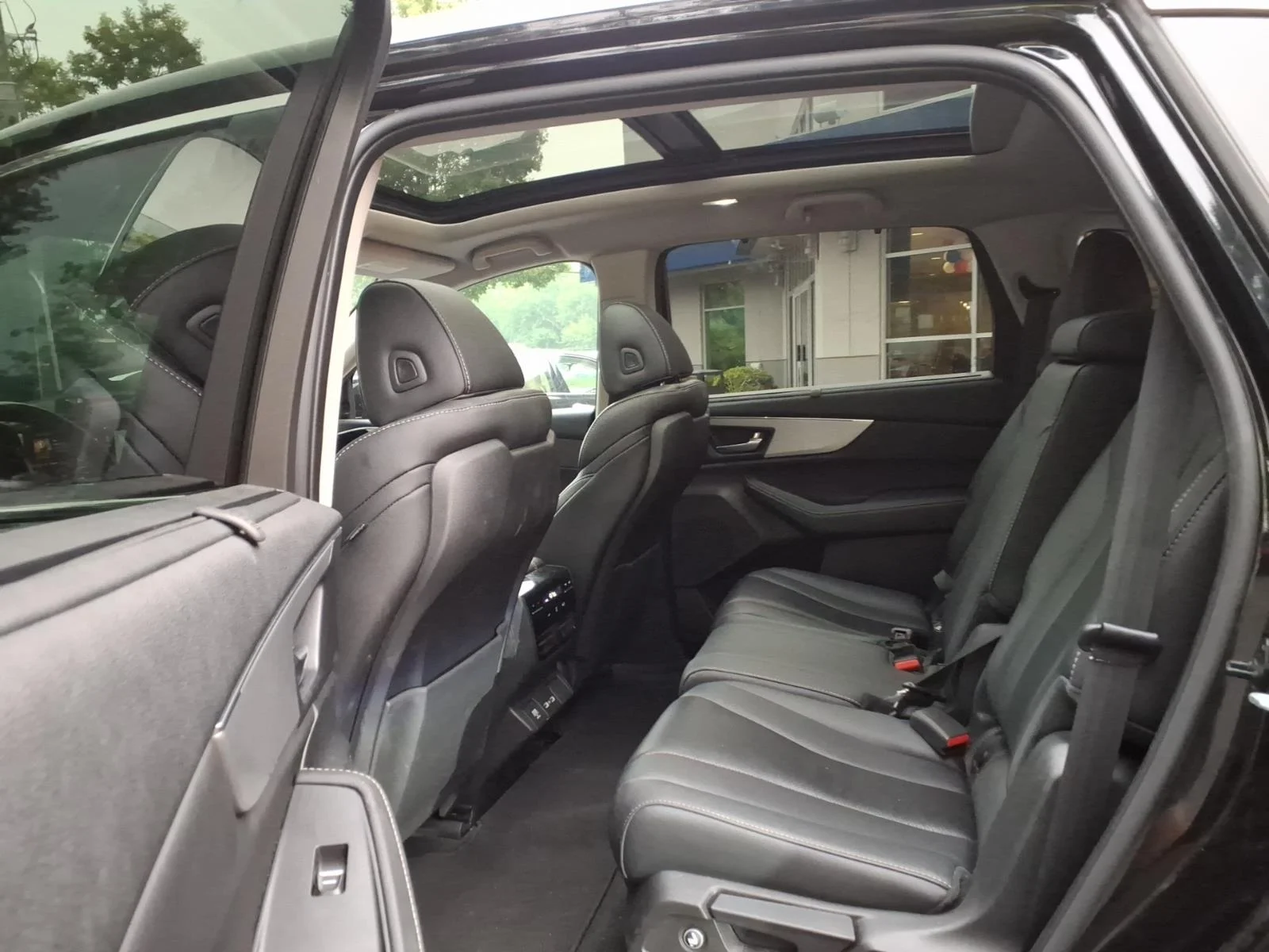 Used 2023 Majestic Black Pearl Acura SH-AWD TECH image 18