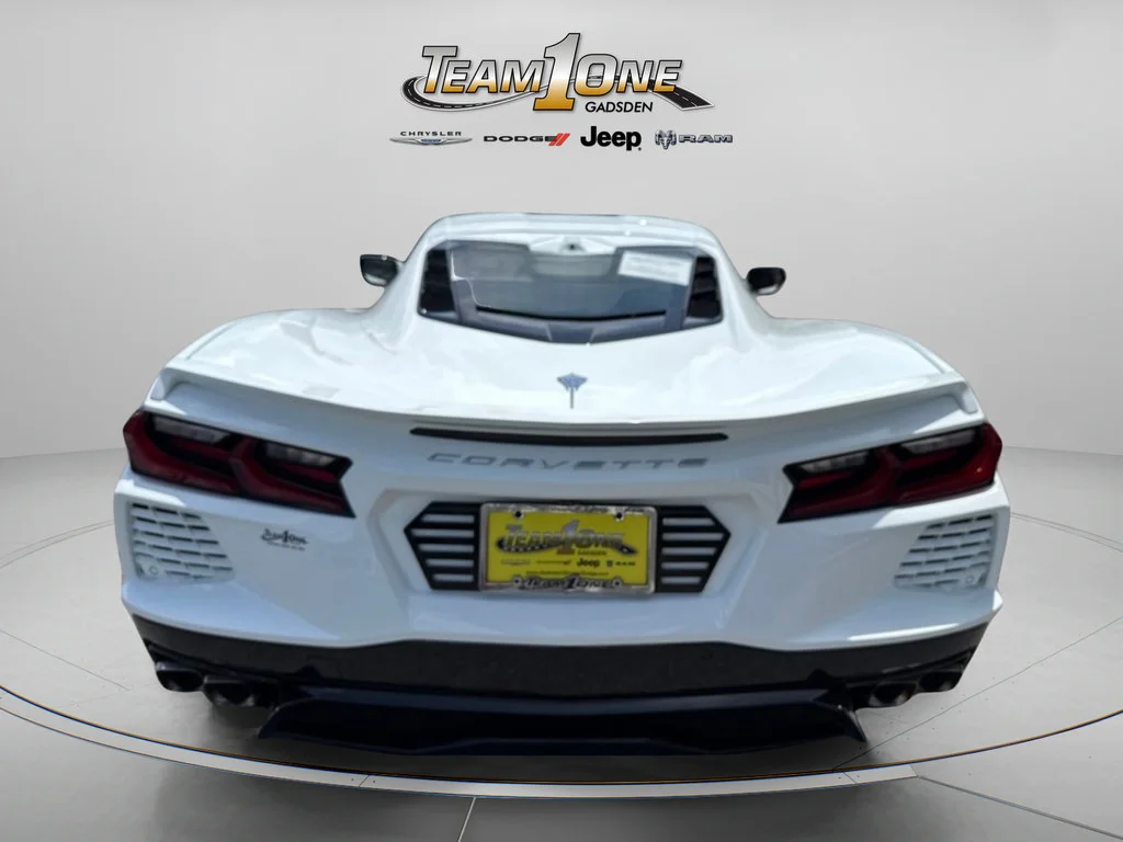 Used 2022 Arctic White Chevrolet 2LT image 4