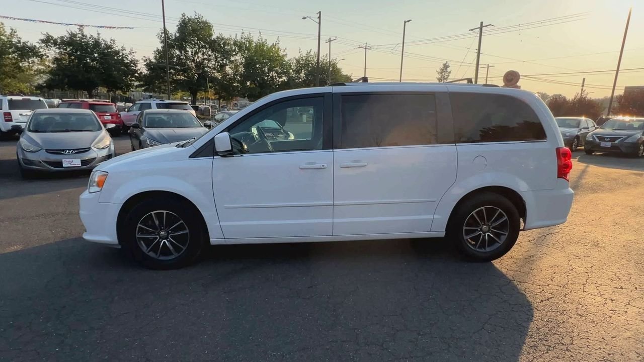 2017 Dodge Grand Caravan SXT photo 4