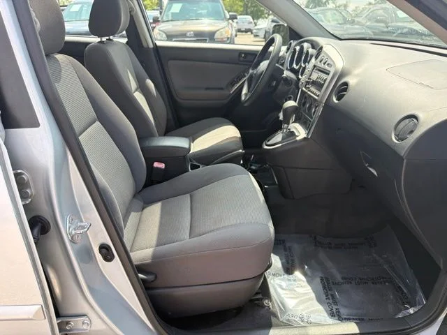 Used 2007 Silver Pontiac Base image 26