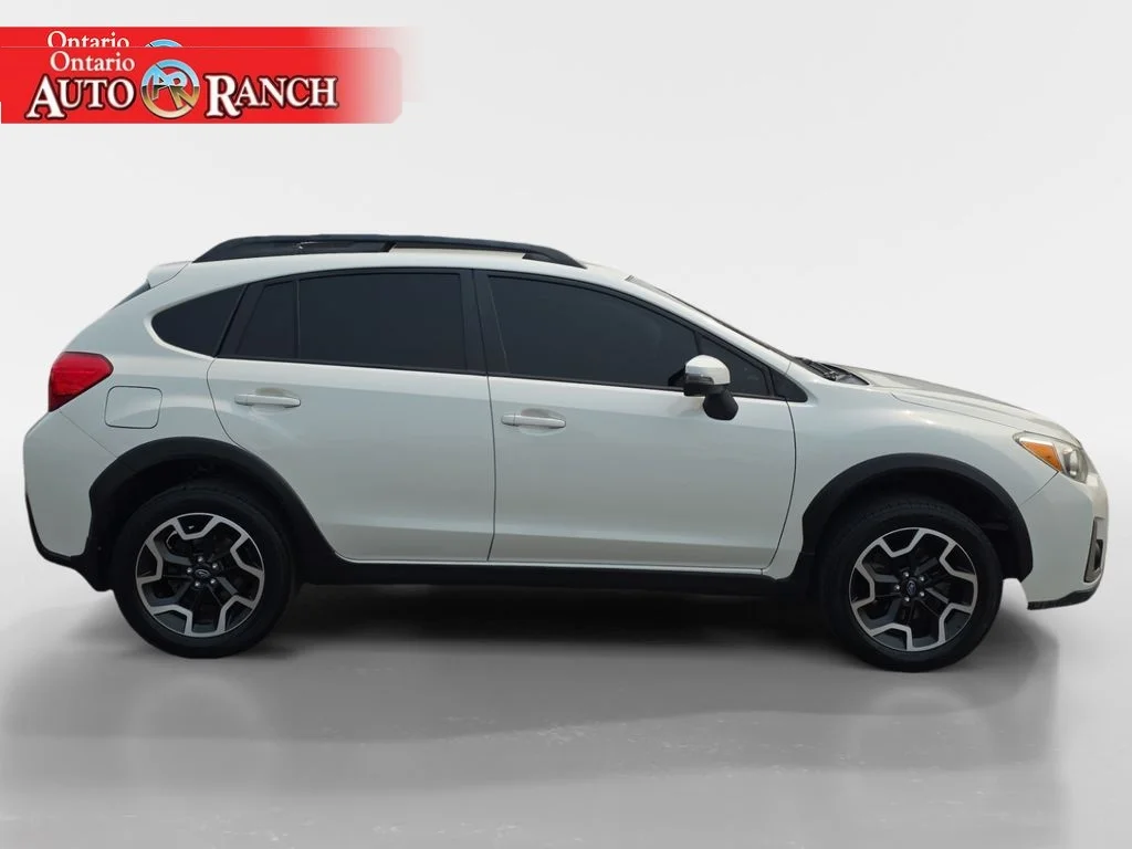 Used 2017 Crystal White Pearl Subaru Limited image 6