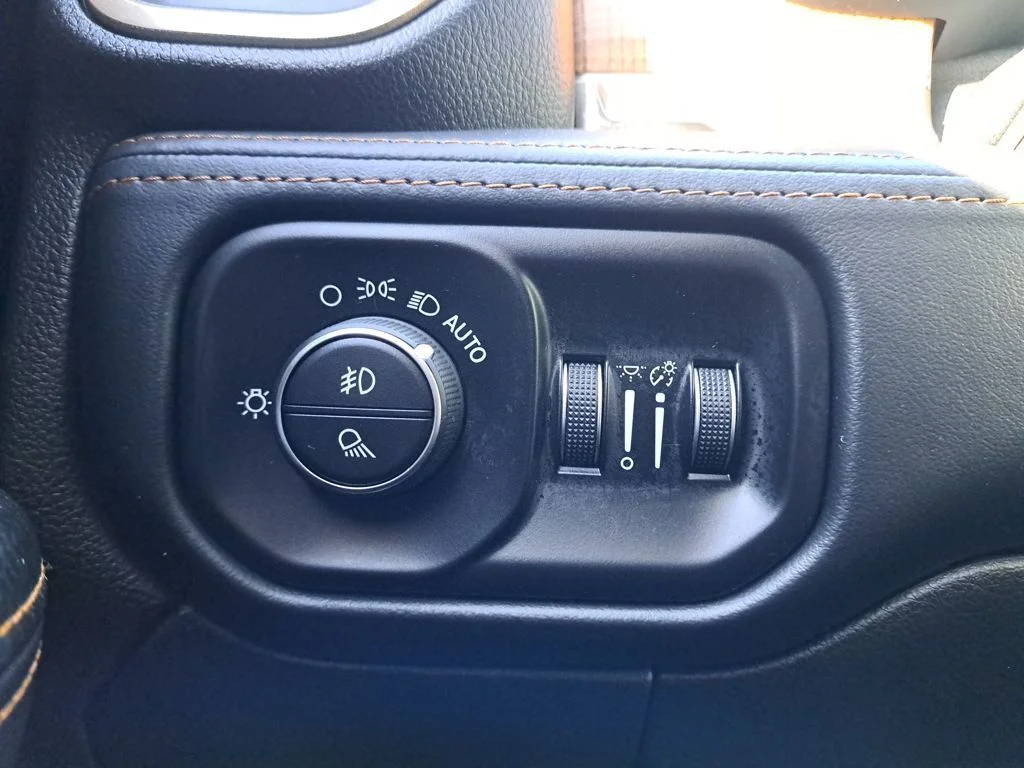 Used 2019 Gray Ram Laramie Longhorn image 23