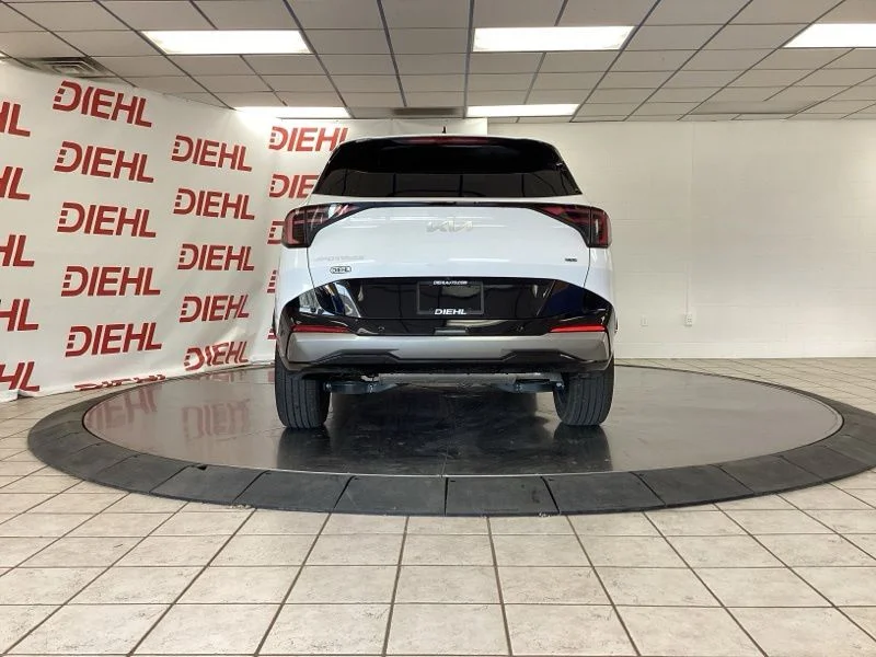 Used 2026 White Kia SX-Prestige image 6