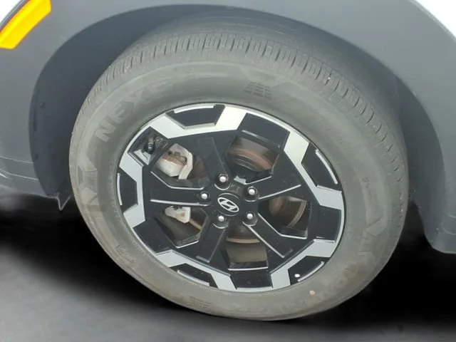 Used 2026  Hyundai SEL image 18