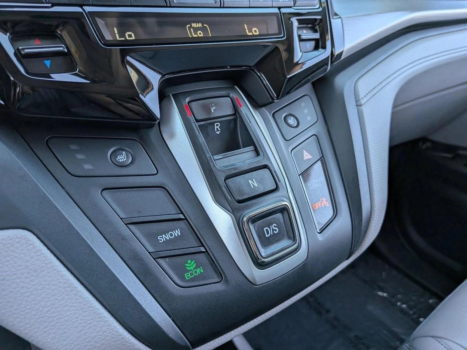 Used 2018 Silver/Gray Honda EX-L image 15