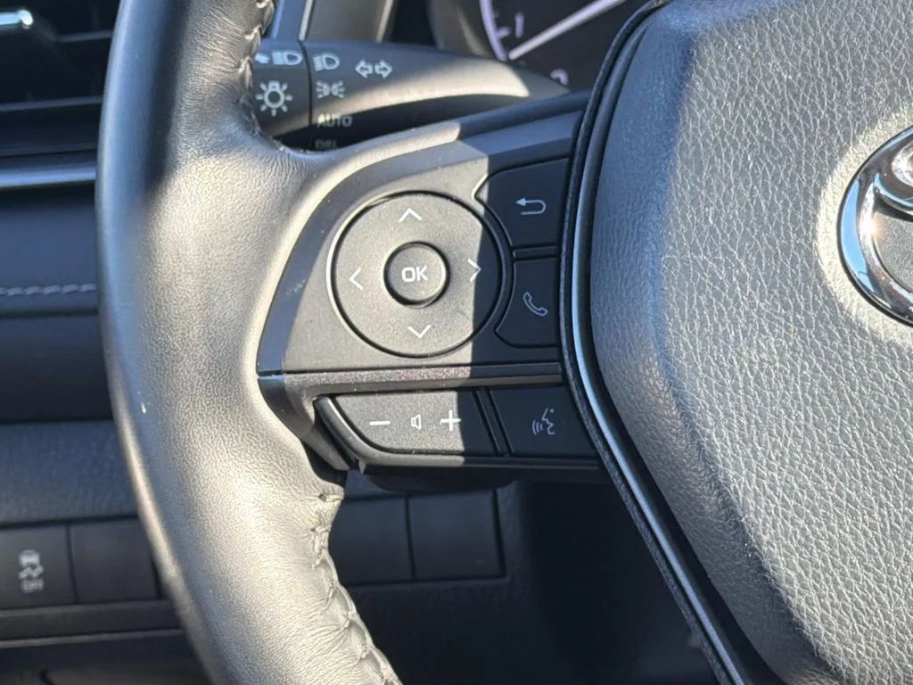 Used 2022 Black Toyota SE image 18