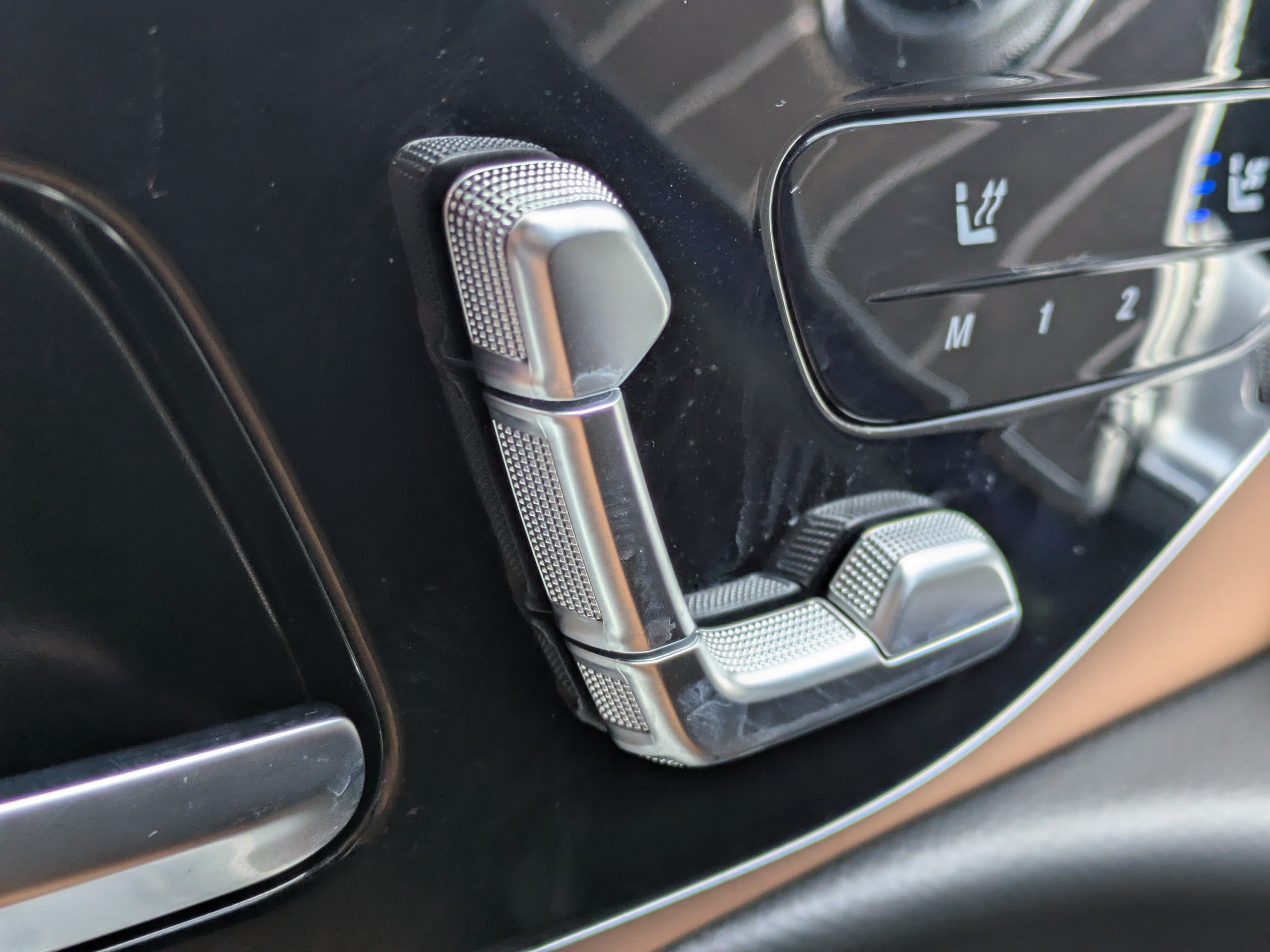 2025 Mercedes-Benz E-Class E450 - Photo 23