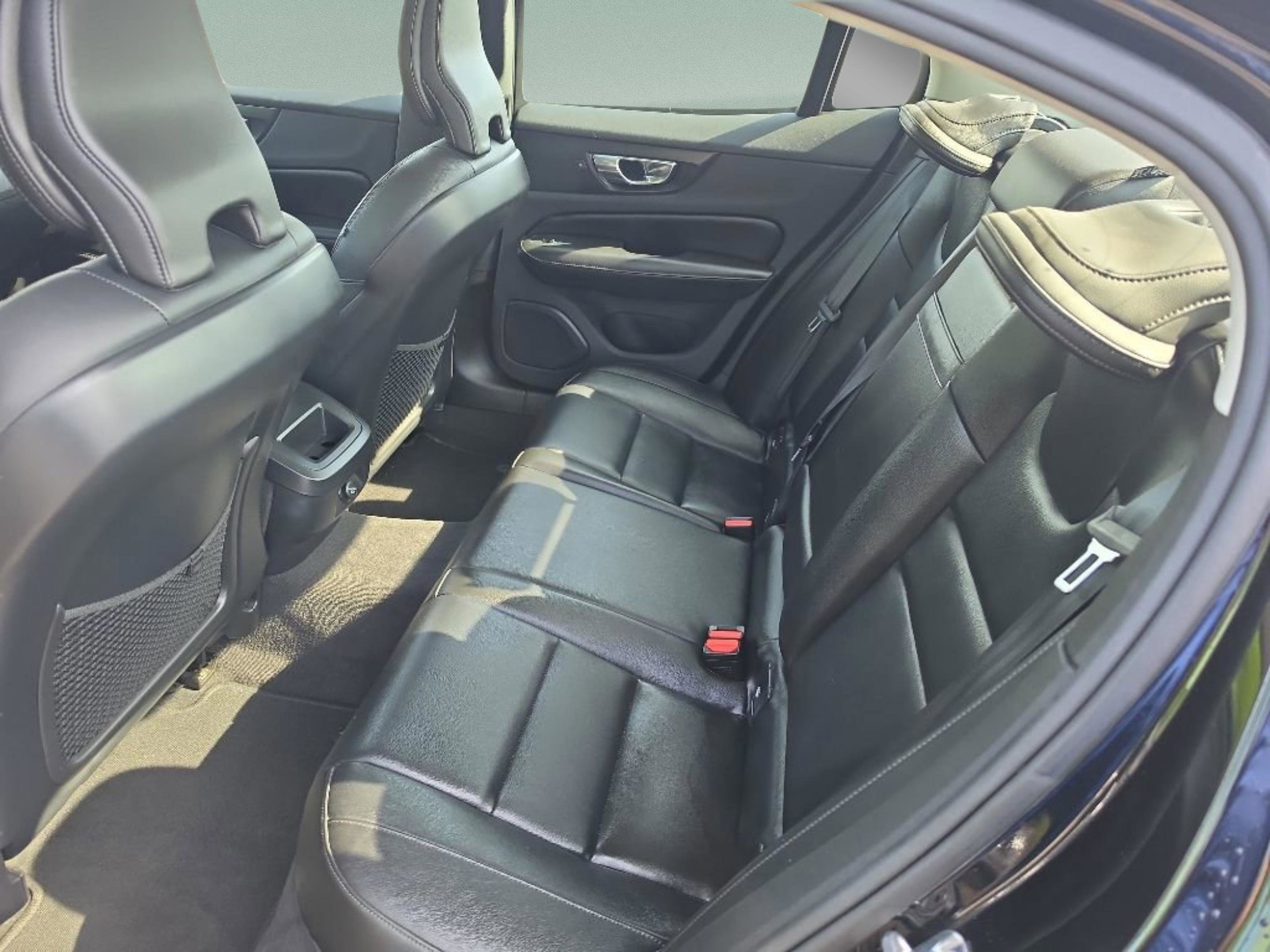 2020 Volvo S60 Momentum - Photo 23