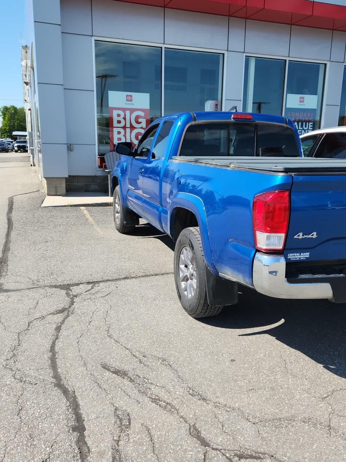 Used 2016 Blazing Blue Pearl Toyota SR5 image 4