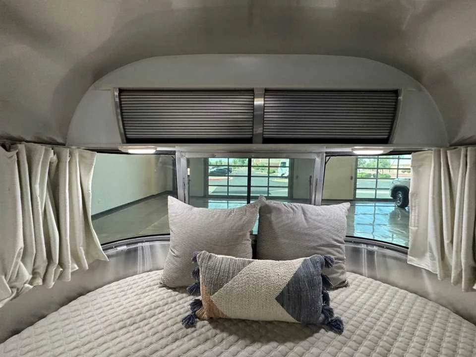 Used 2016 SILVER AIRSTREAM  image 20