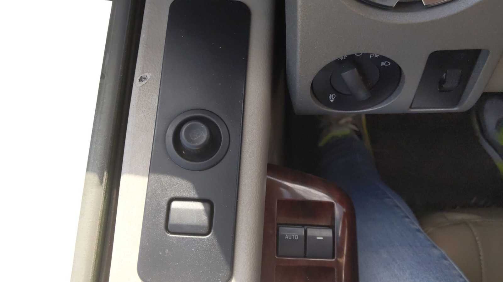 Used 2008 Green Ford XL image 27