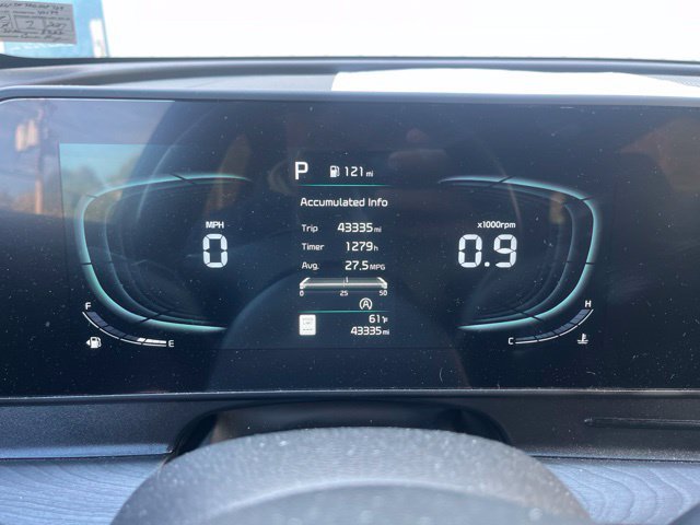 Used 2024 Wolf Gray Kia X-Line image 12