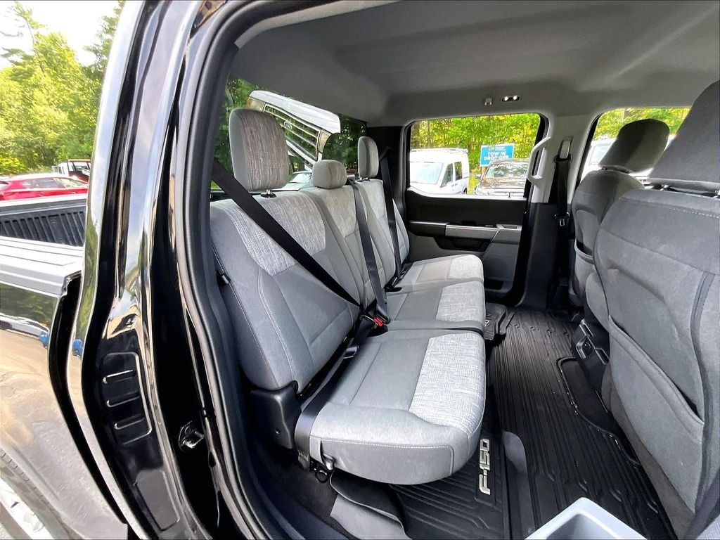Used 2023 Black Ford XLT image 16