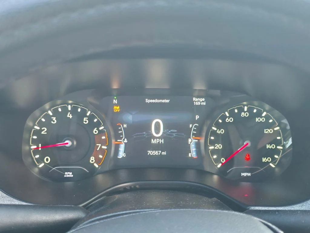 Certified Used 2024 White Jeep Latitude image 23