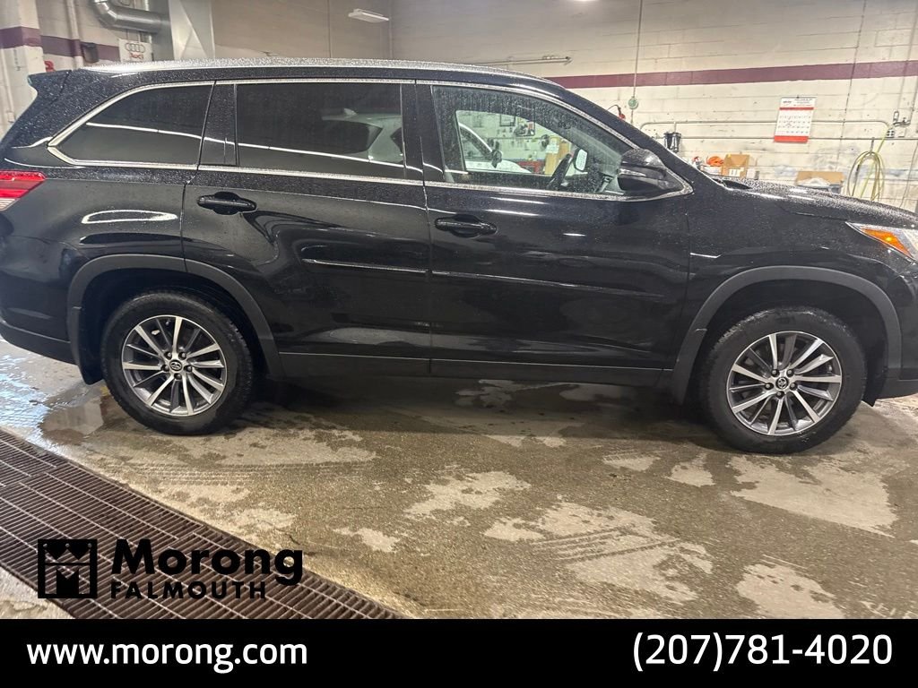Used 2019 Black Toyota XLE image 3