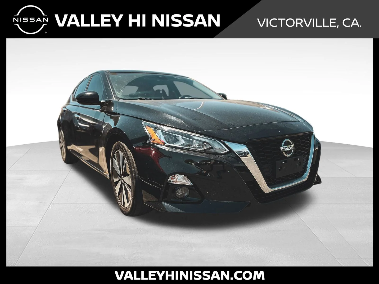 Used 2021 Black Nissan 2.5 SL image 1