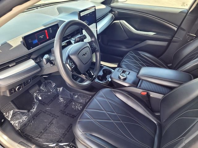 Used 2023 Black Ford Select image 10
