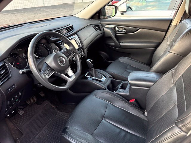 Used 2017 Orange Nissan SL image 6