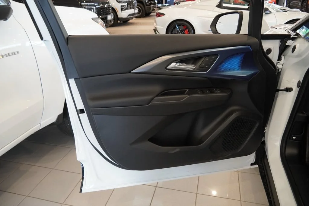 New 2026 Summit White Chevrolet LT image 21