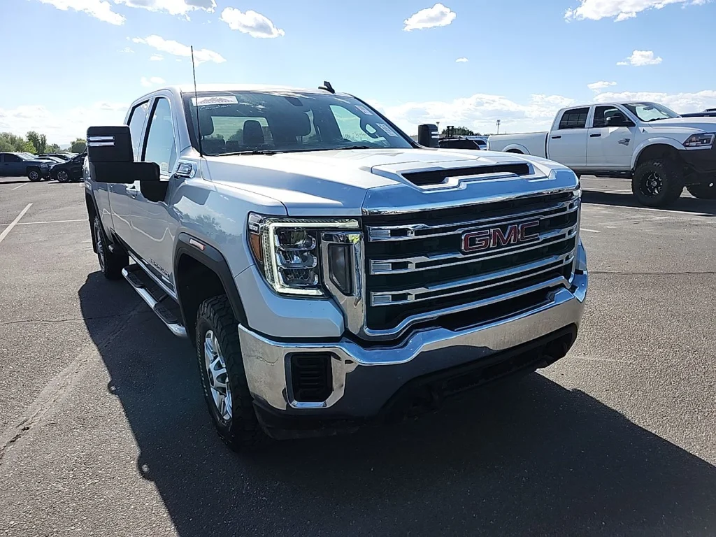 2022 GMC Sierra SLE 4WD Crew Cab Standard Box's photo