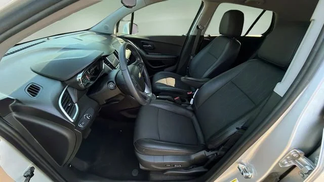 Used 2022 Silver Ice Metallic Chevrolet LT image 18