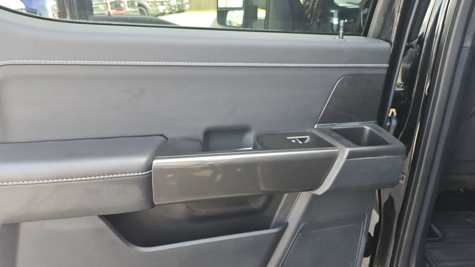 Used 2023 Black Ford XLT image 16