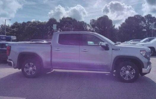 Used 2025 Sterling Metallic GMC SLT image 4