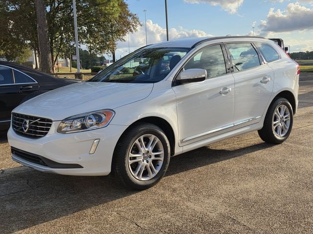 2016 Volvo XC60 T5 Drive-E photo 3