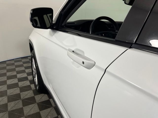 Used 2022 White Jeep Limited image 13